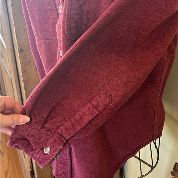 Field and Stream Men’s Burgundy Wine Button Up Shirt - Picture 2 of 6